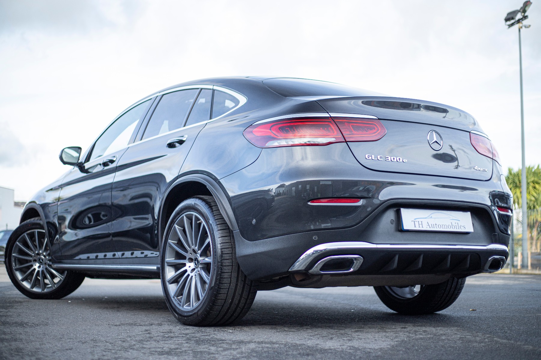 MERCEDES GLC COUPE (2) 300 E 4MATIC AMG LINE 9G-TRONIC