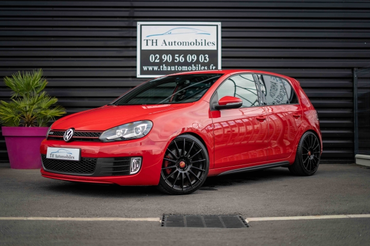 VOLKSWAGEN GOLF VI 2.0 TSI 210 GTI DSG6 Edition ADIDAS / Toit ouvrant VOLKSWAGEN GOLF VI 2.0 TSI 210 GTI DSG6 Edition ADIDAS / Toit ouvrant