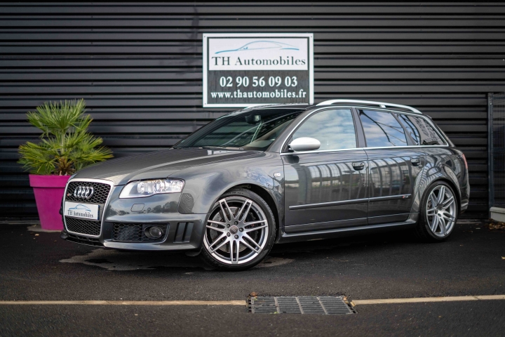 AUDI RS4 III AVANT 4.2 V8 FSI 420 QUATTRO